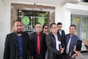 Ijazah Kembali Digugat, Jokowi vs TIPU UGM